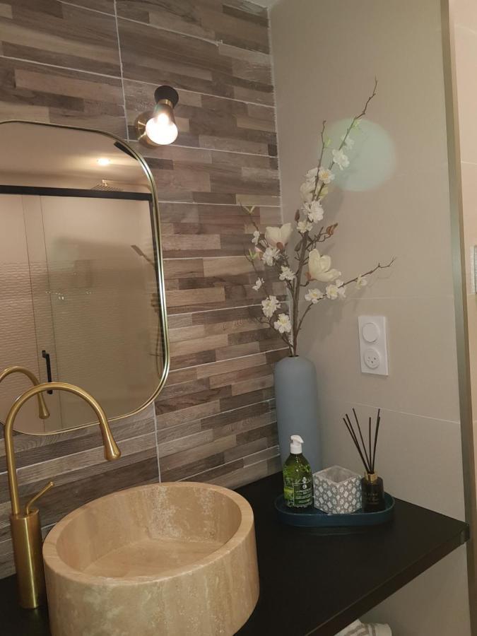 Le J&J Appartement Spacieux Climatise En Centre Ville سُت المظهر الخارجي الصورة