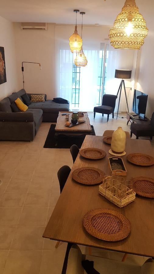 Le J&J Appartement Spacieux Climatise En Centre Ville سُت المظهر الخارجي الصورة