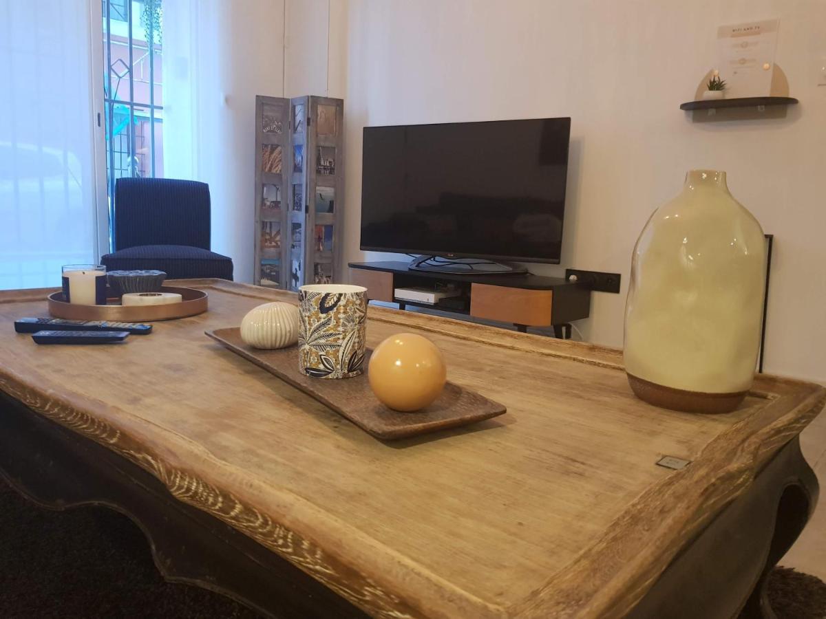 Le J&J Appartement Spacieux Climatise En Centre Ville سُت المظهر الخارجي الصورة
