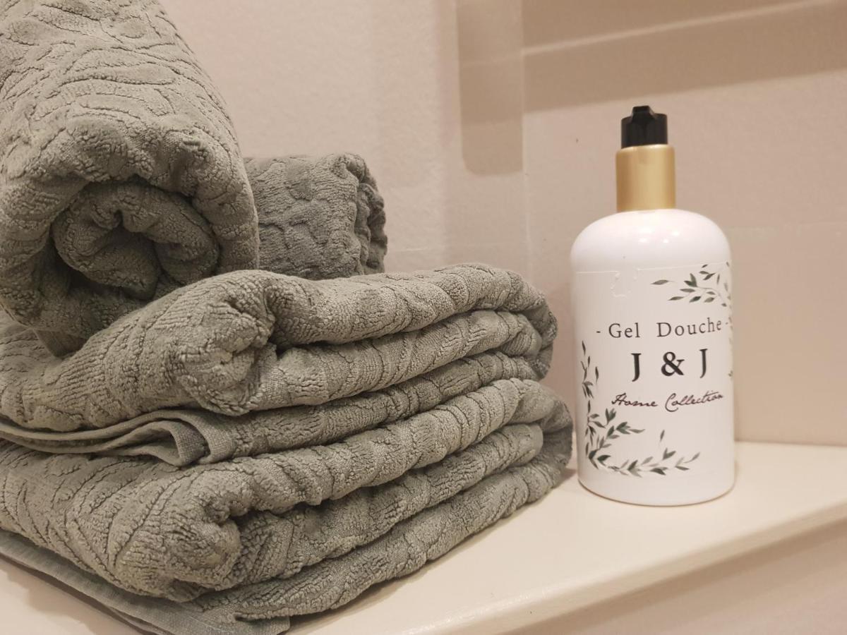 Le J&J Appartement Spacieux Climatise En Centre Ville سُت المظهر الخارجي الصورة